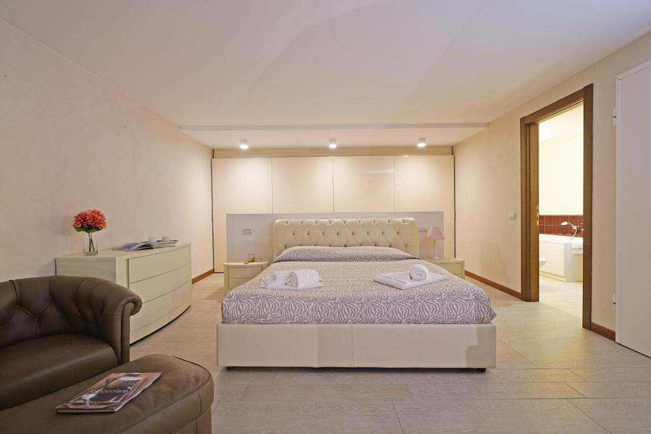 Giulia Luxury Apartment Sirmione Extérieur photo
